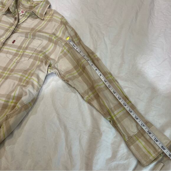 Levi’s Ladies Relaxed Fit Button Up lightweight Flannel Check Plaid Shirt sz L - Picture 9 of 11